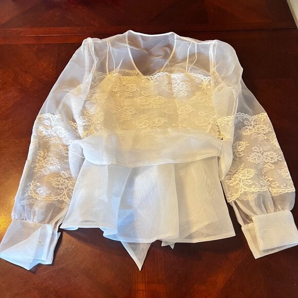 Sheer White Lace Button-Front Top Belted Waist & Long Sleeves Alex Evenings - Picture 4 of 15